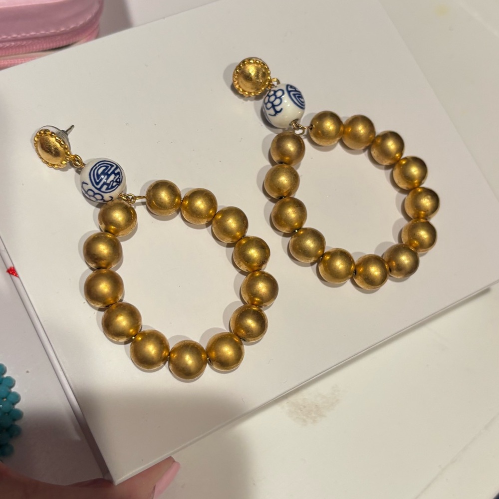 CHINOISERIE Elegant Gold Beaded Hoop Earrings